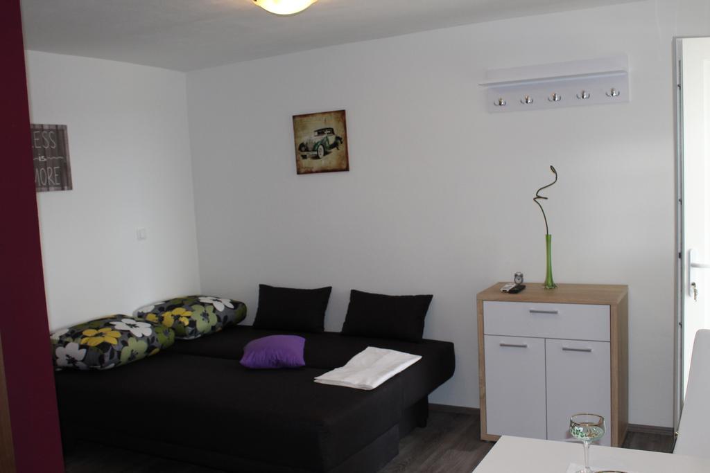 Apartments Tomas Trogir Exterior photo