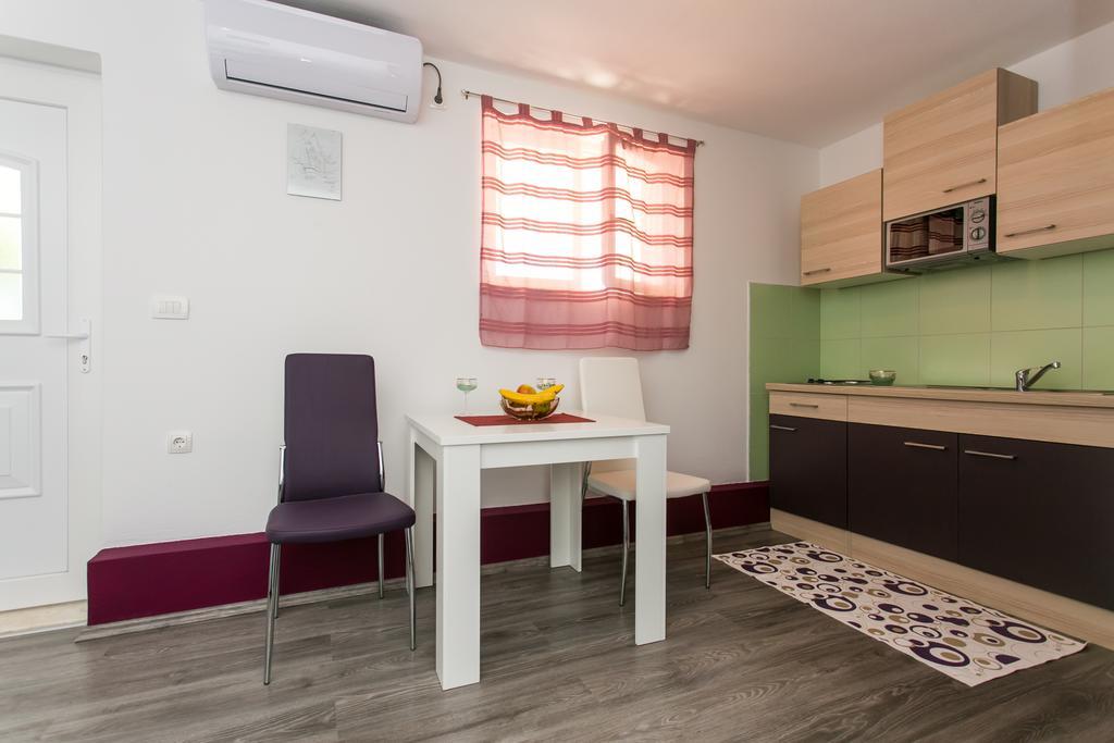 Apartments Tomas Trogir Exterior photo