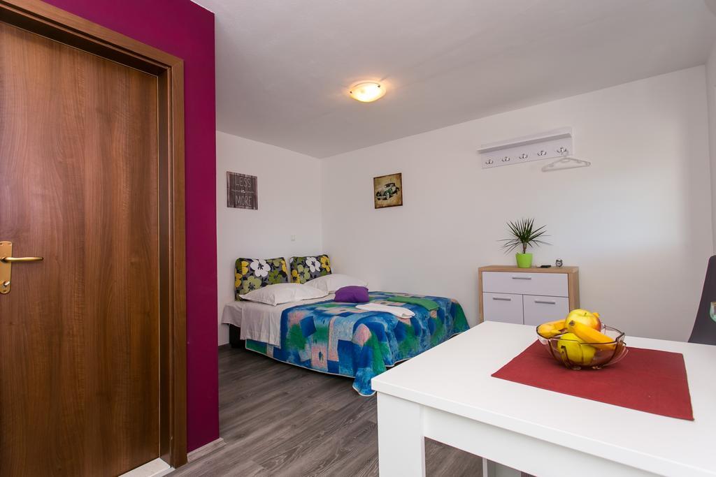 Apartments Tomas Trogir Exterior photo